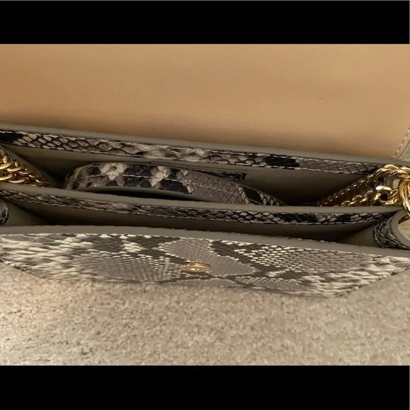 LIKE NEW Tory Burch Shoulder Bag!! - Picture 5 of 5